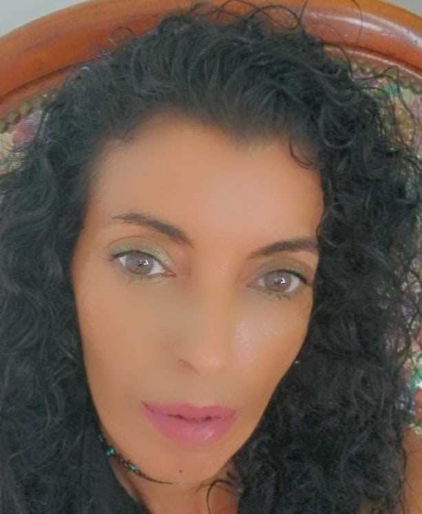 מטפל/ת בכוסות רוח - הקליניקה של חגית